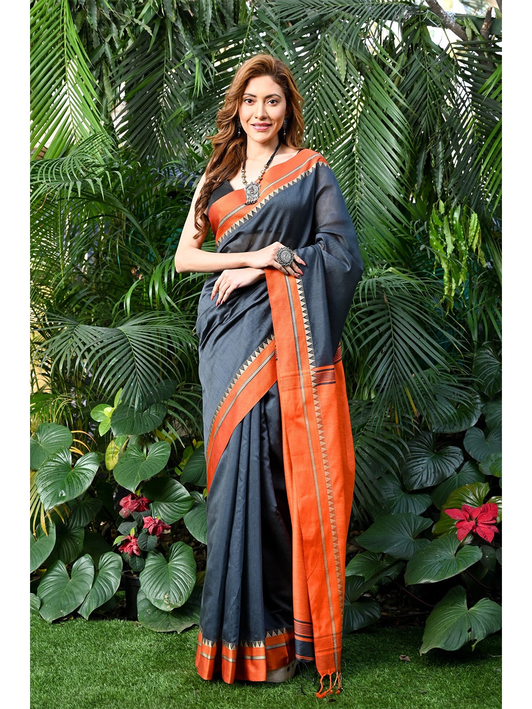 

BEATITUDE Silk Cotton Saree, Grey