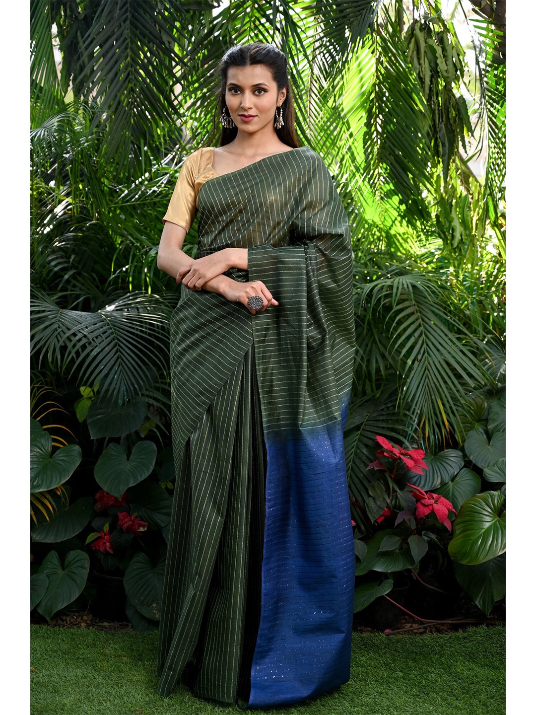 

BEATITUDE Striped Zari Saree, Green