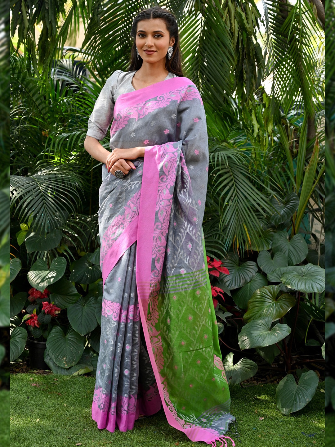 

BEATITUDE Floral Woven Design Silk Cotton Saree, Grey