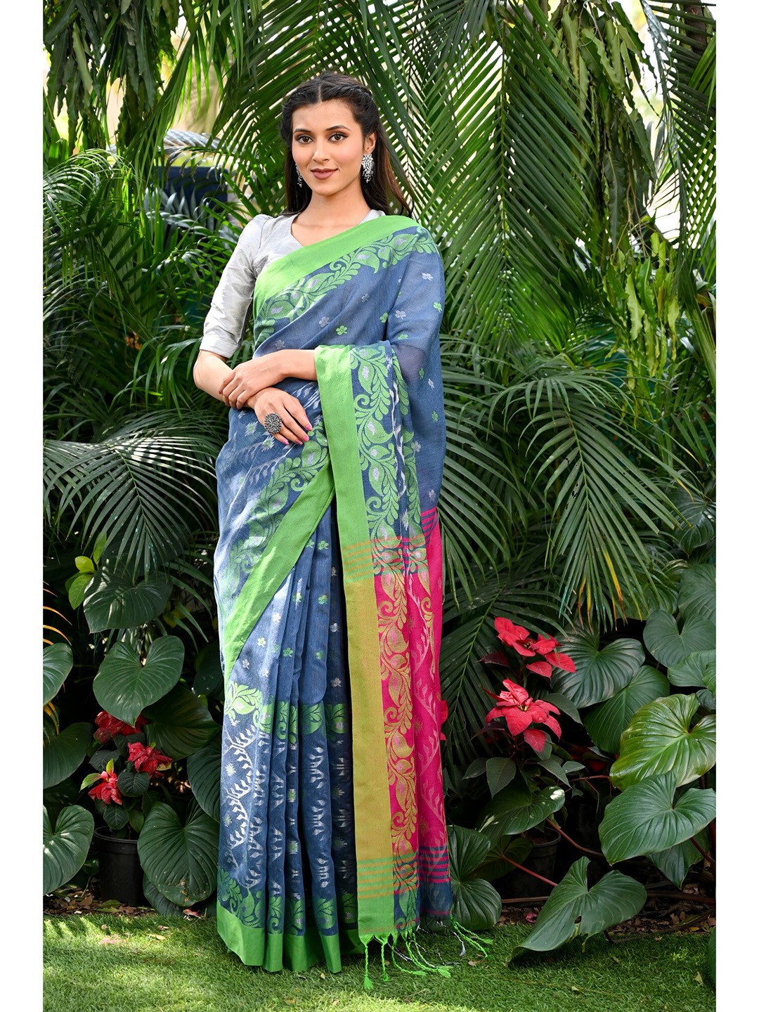 

BEATITUDE Ethnic Motifs Woven Design Saree, Blue