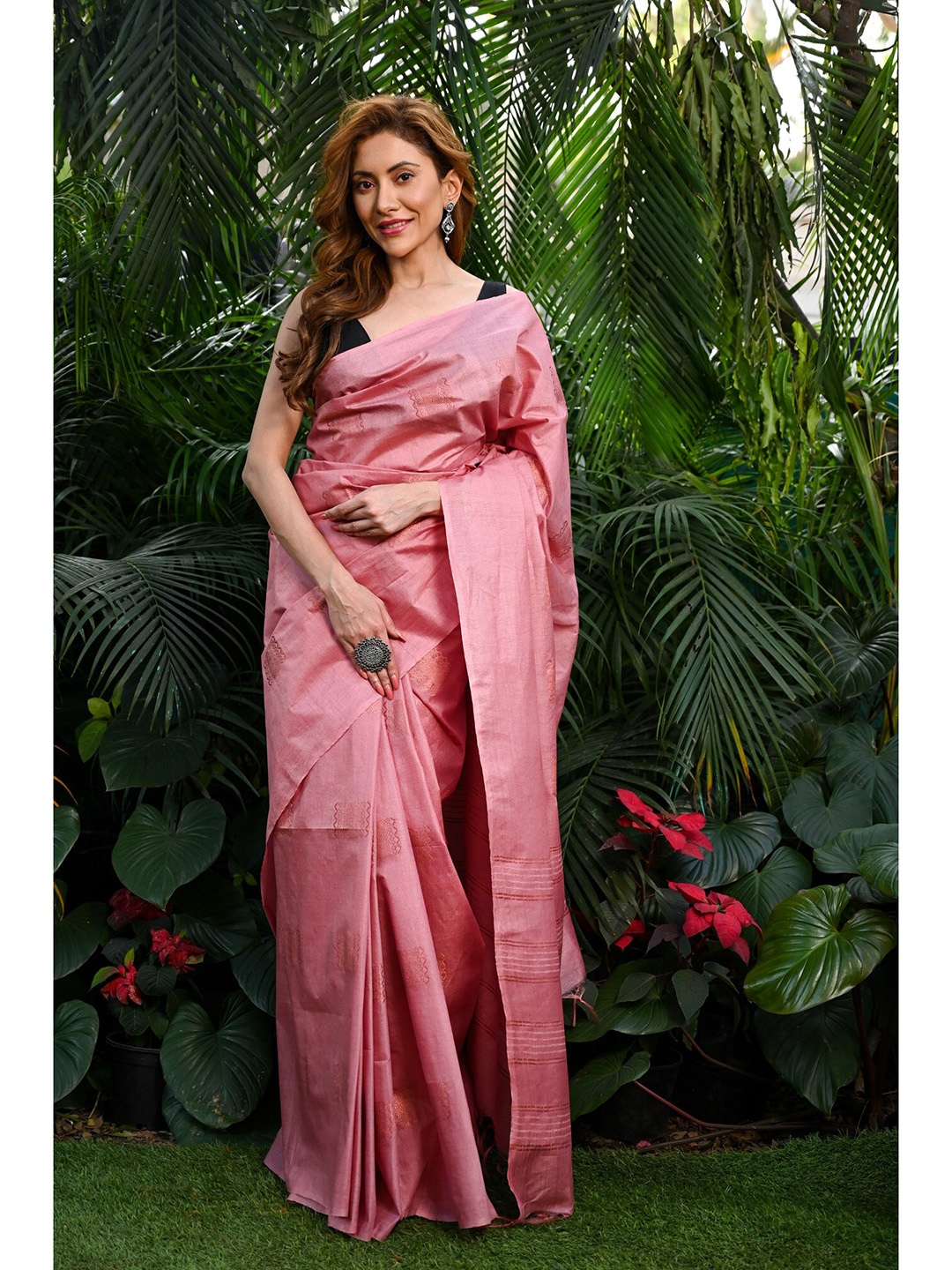 

BEATITUDE Ethnic Motifs Woven Design Zari Kota Saree, Pink