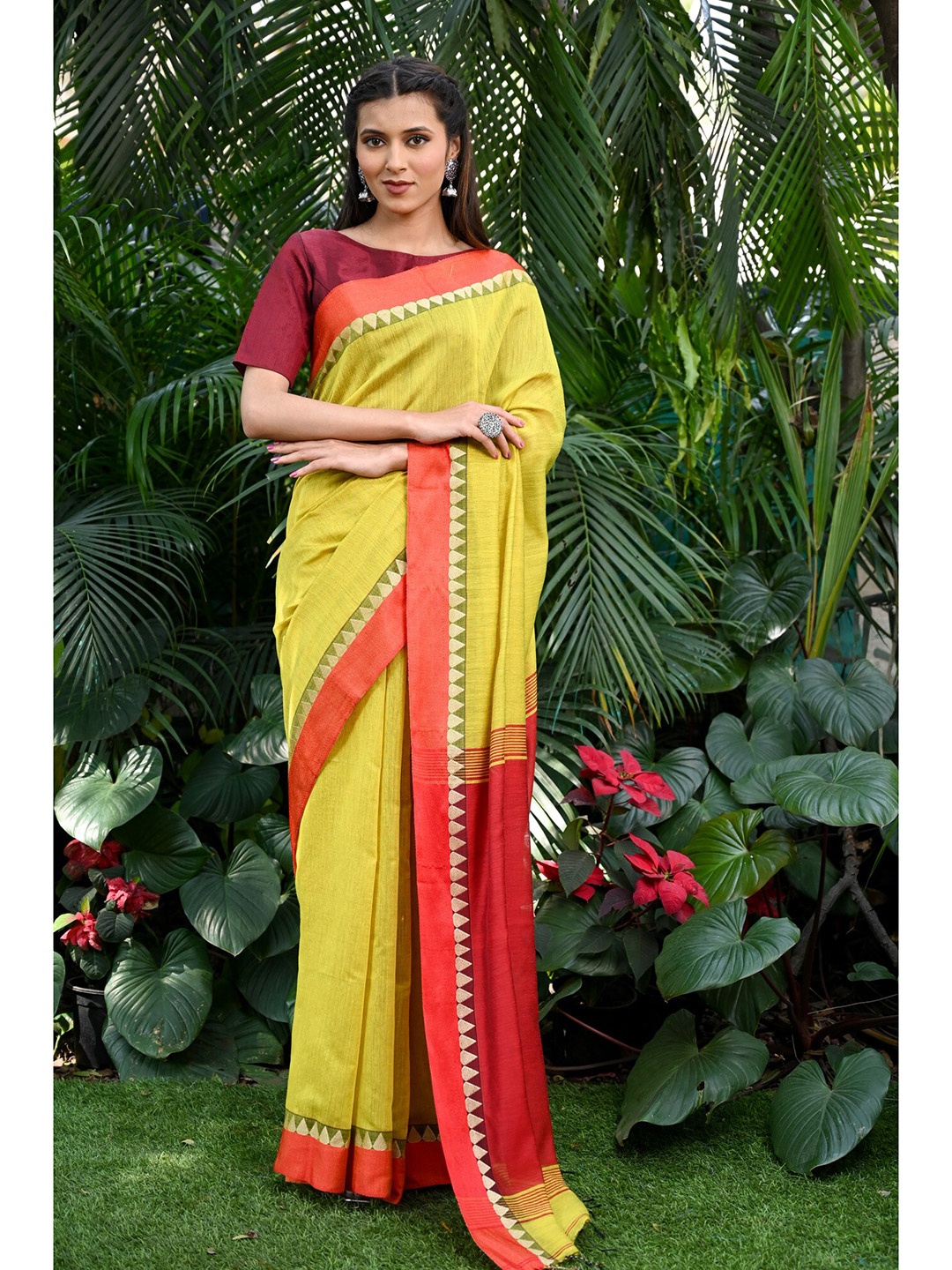 

BEATITUDE Woven Design Silk Cotton Saree, Yellow