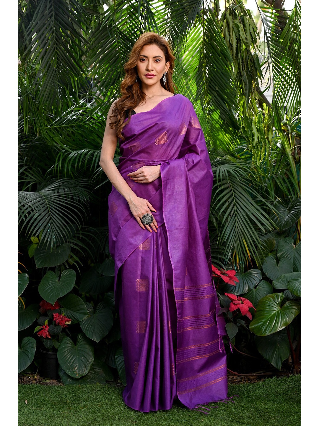 

BEATITUDE Ethnic Motifs Woven Design Zari Kota Saree, Purple