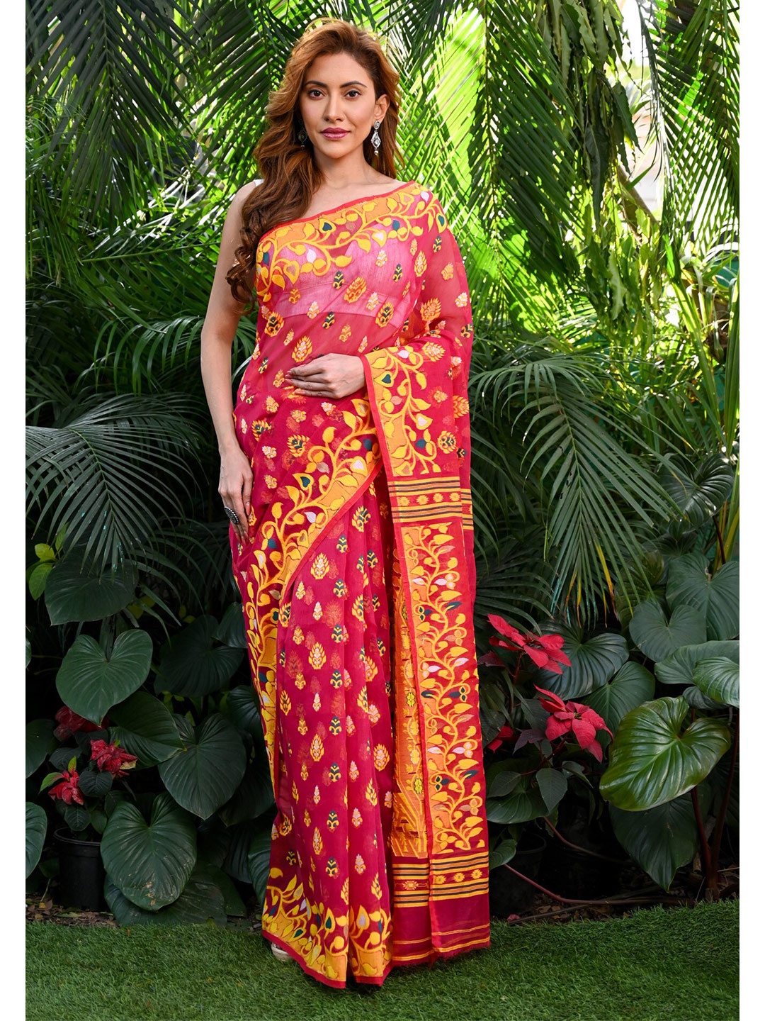 

BEATITUDE Ethnic Motif Woven Design Silk Cotton Saree, Red