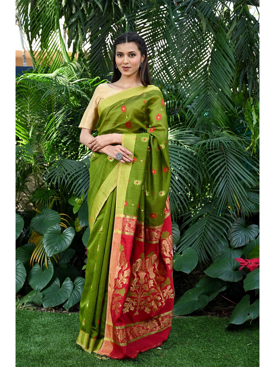 

BEATITUDE Floral Woven Design Zari Silk Cotton Saree, Green