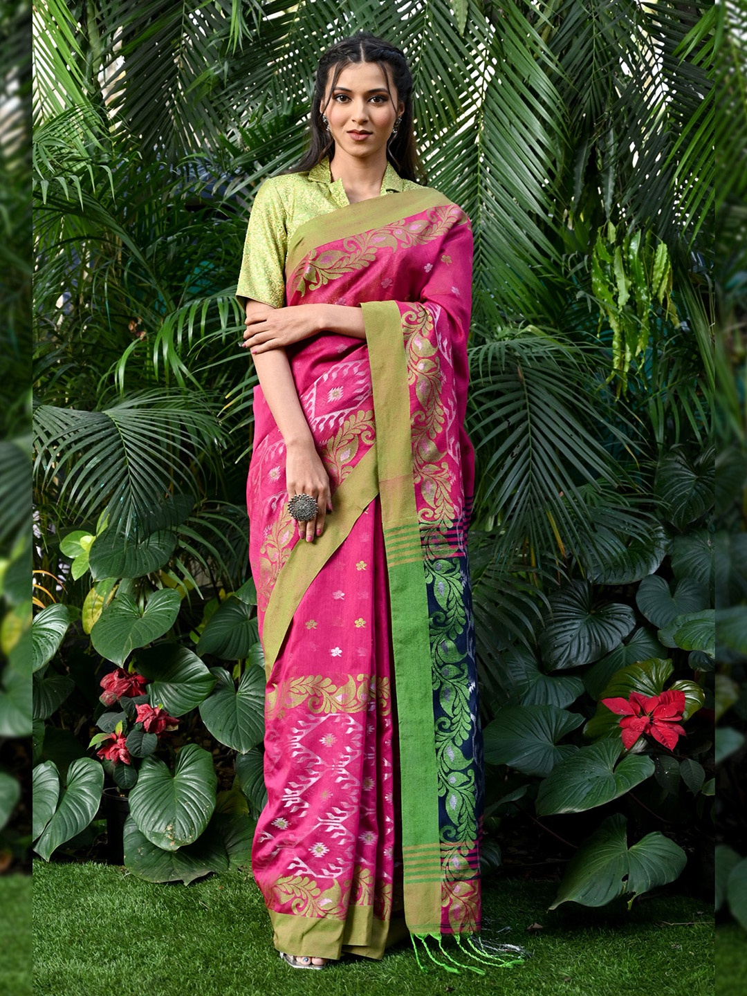 

BEATITUDE Floral Woven Design Silk Cotton Saree, Pink