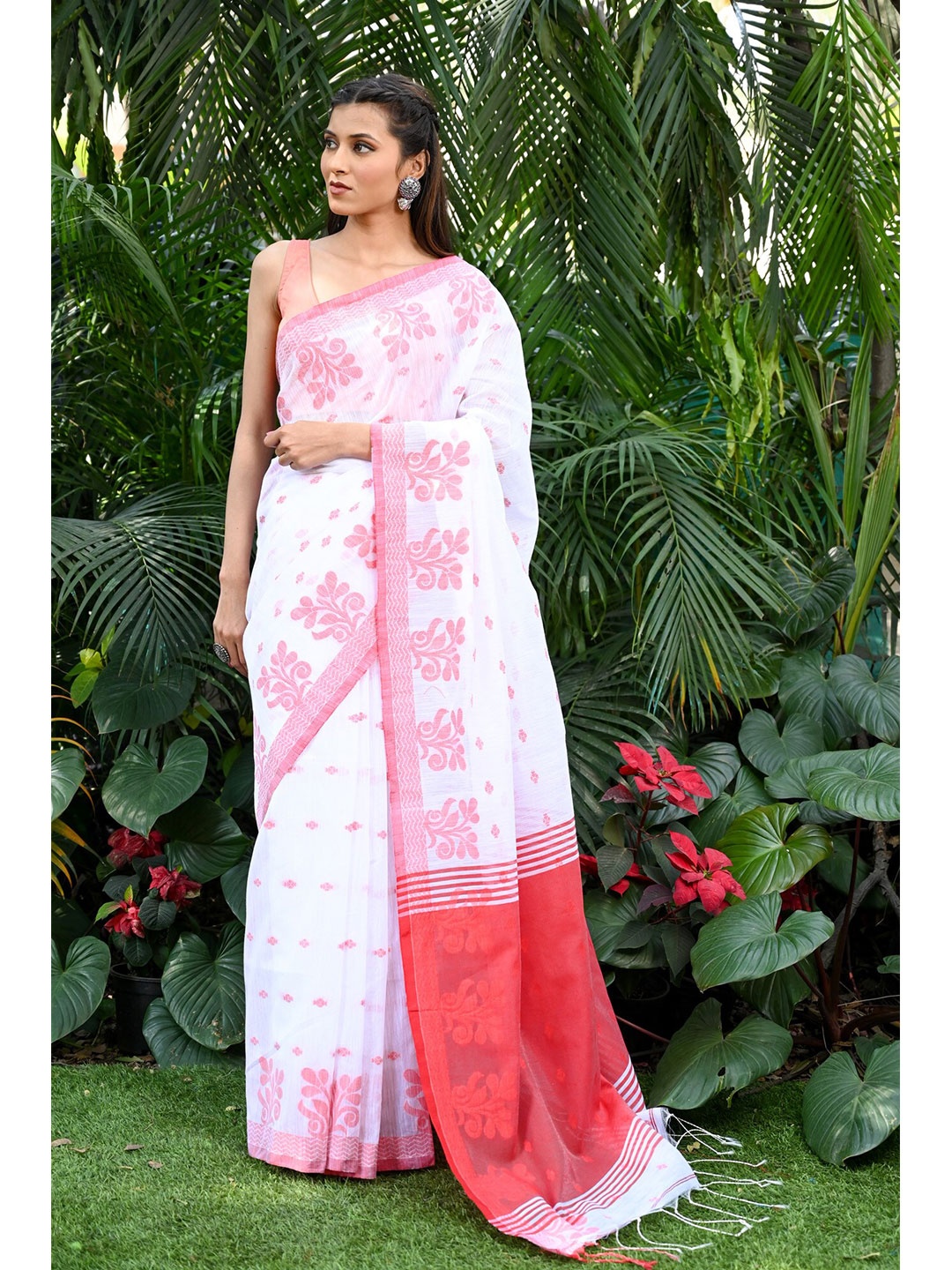 

BEATITUDE Floral Woven Design Pure Cotton Saree, White