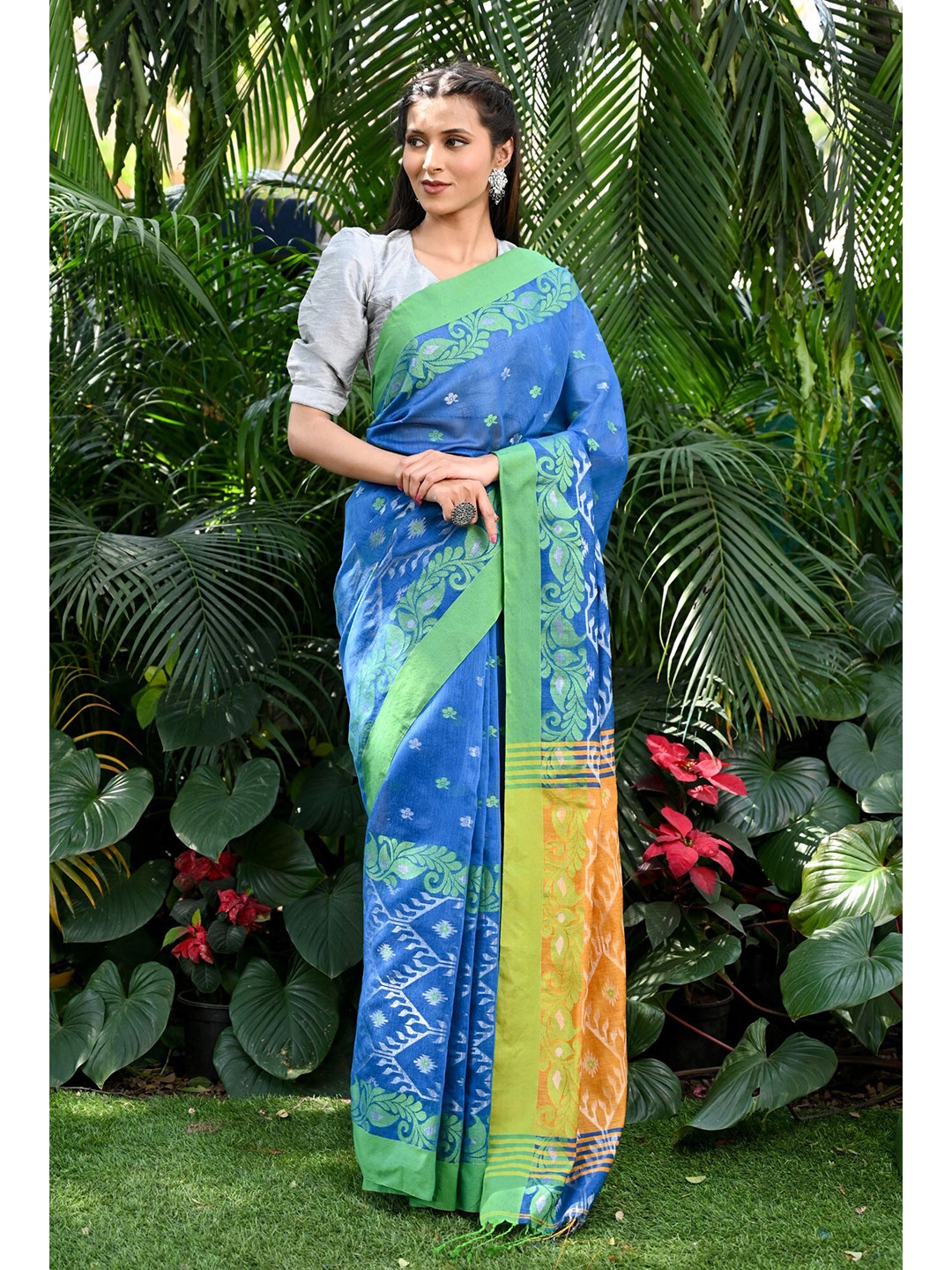 

BEATITUDE Floral Woven Design Silk Cotton Saree, Blue