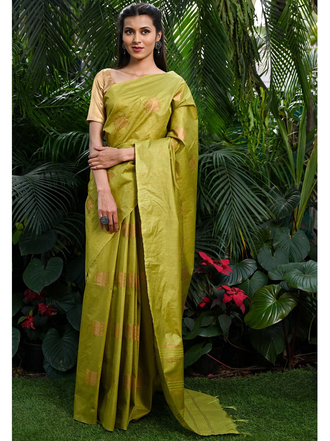 

BEATITUDE Ethnic Motif Woven Design Saree, Green