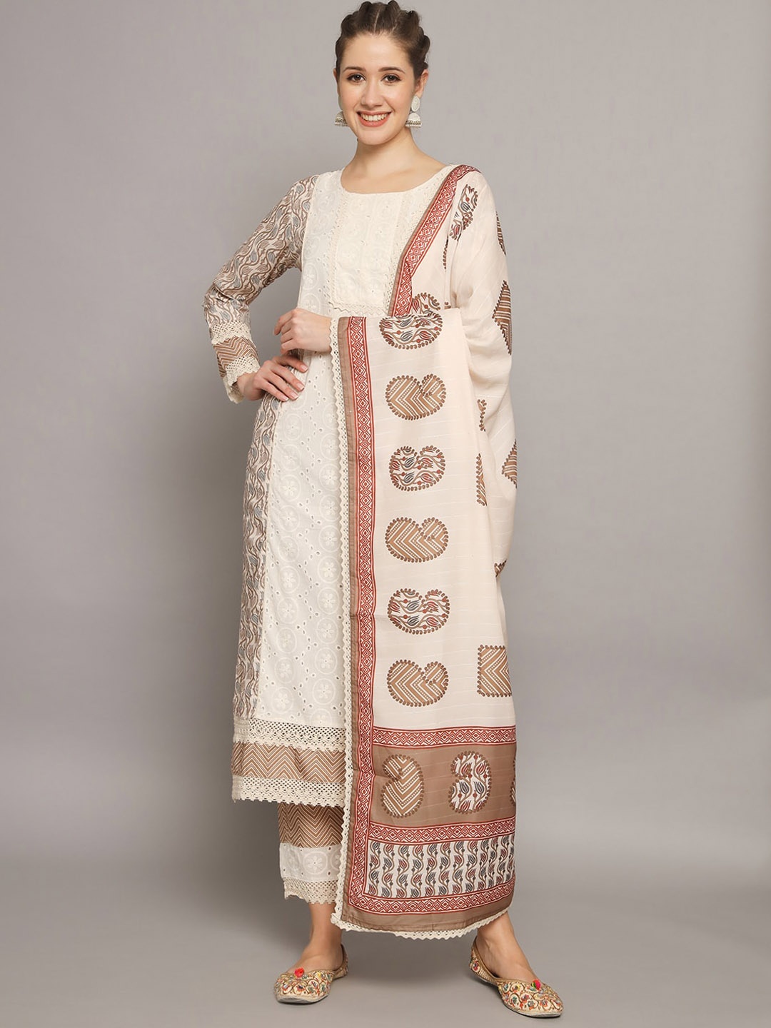 

Silai Bunai Ethnic Motifs Printed Kurta with Trousers & Dupatta, Off white