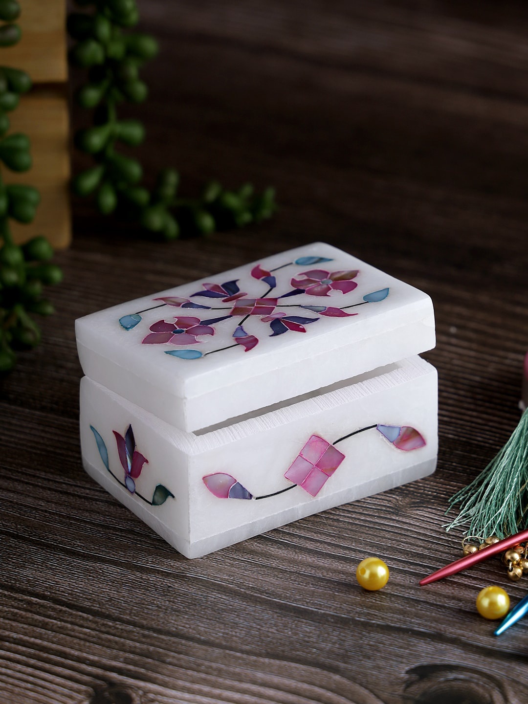 

Aapno Rajasthan Marquetry Inlay Pink & White Floral Printed Marble Jewellery Organiser
