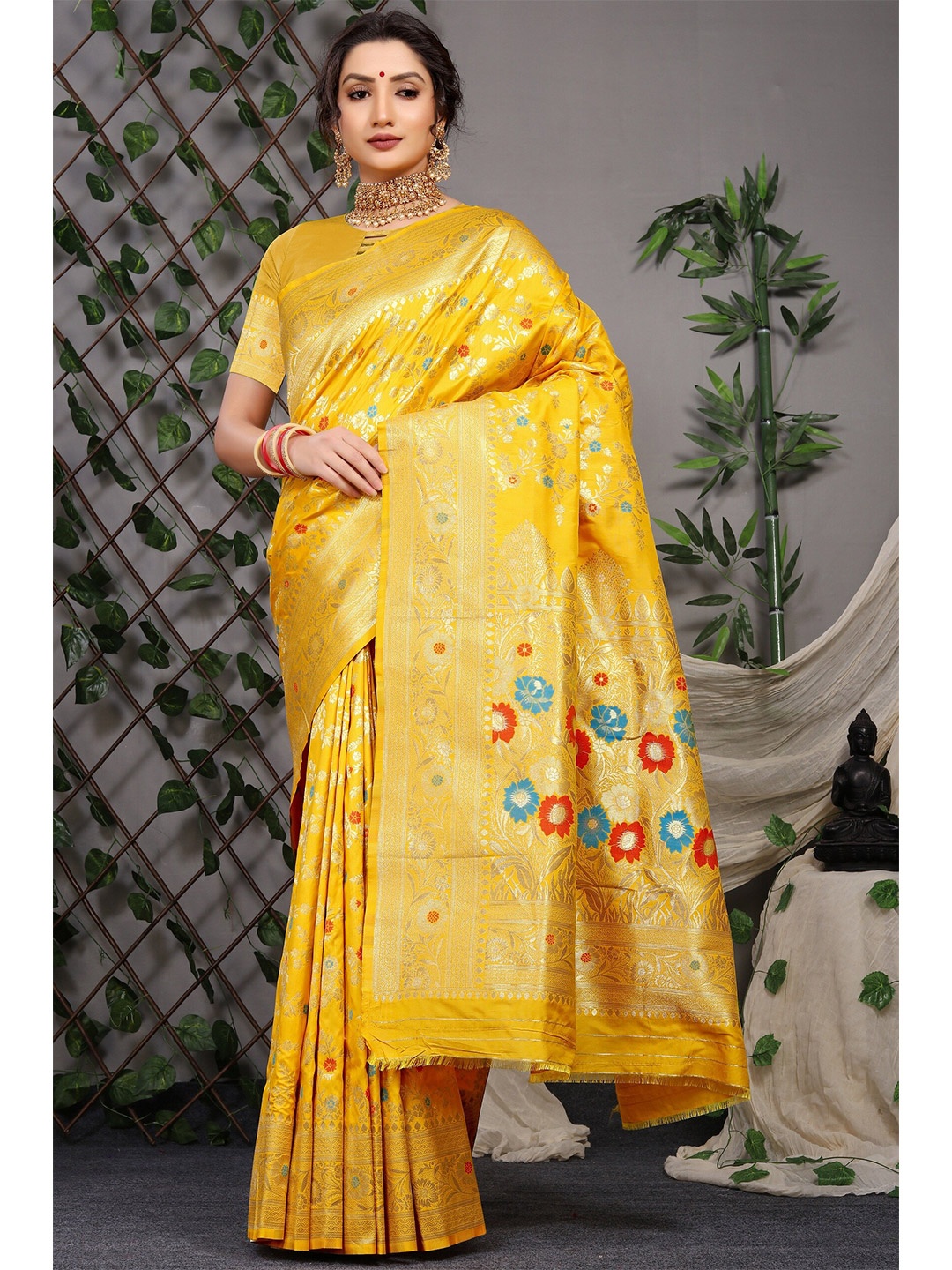 

Anaita Floral Woven Design Zari Pure Silk Banarasi Saree, Yellow