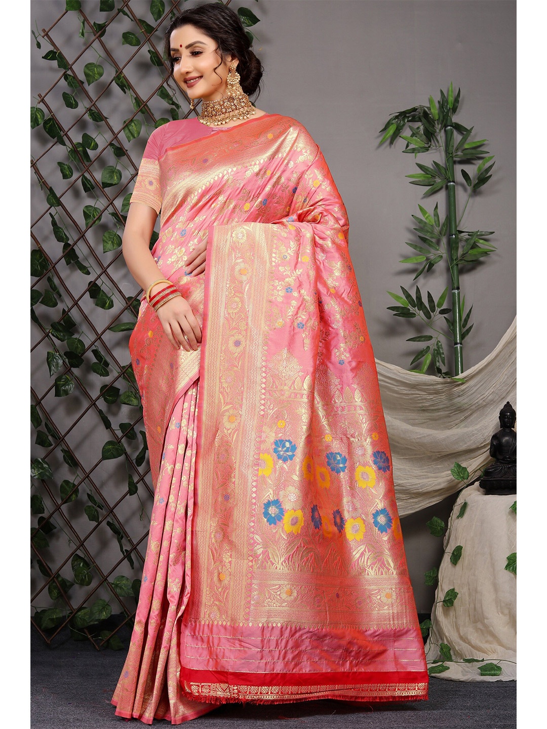 

Anaita Floral Woven Design Zari Pure Silk Banarasi Saree, Peach