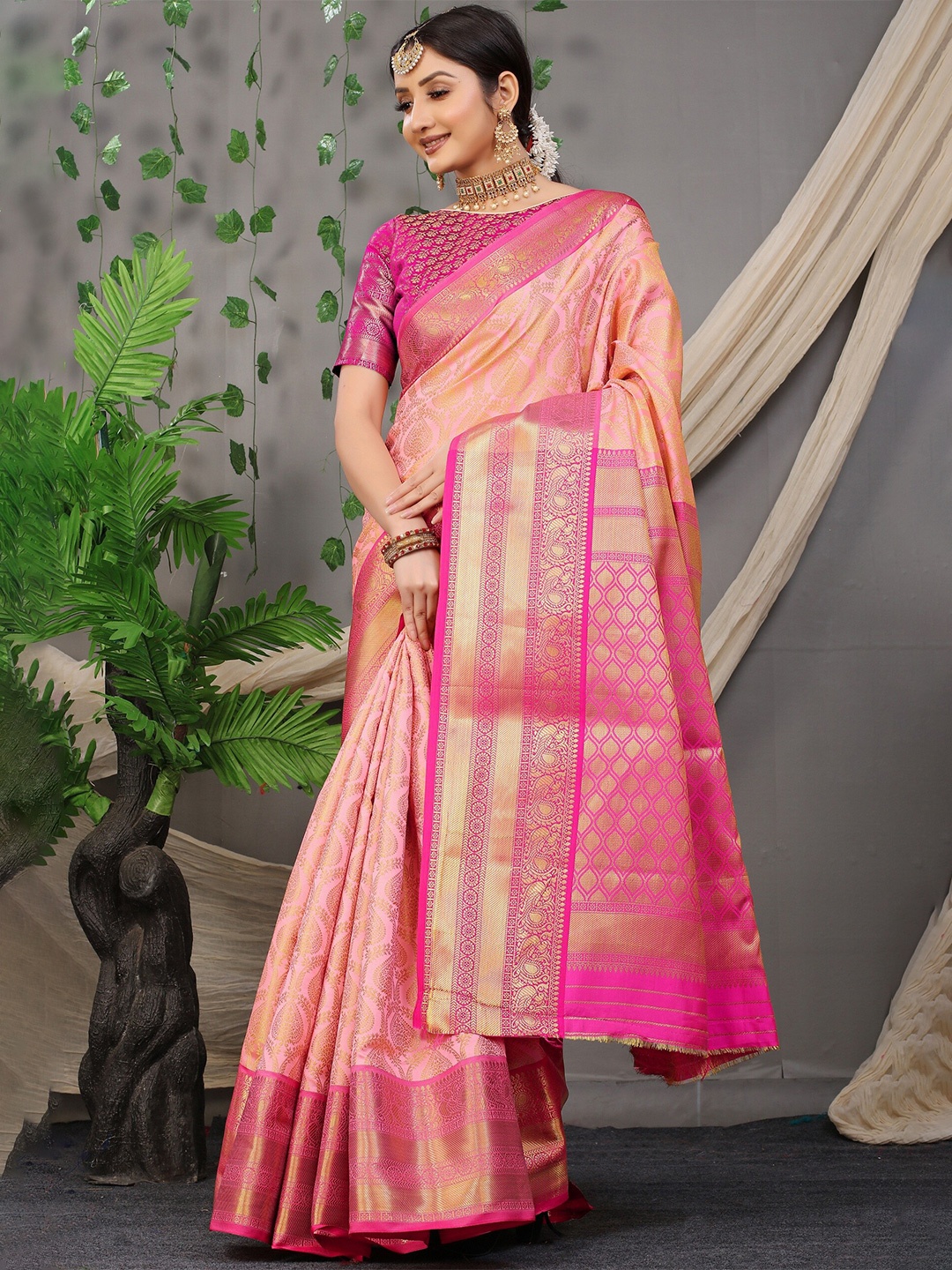 

Anaita Woven Design Zari Pure Silk Banarasi Saree, Peach