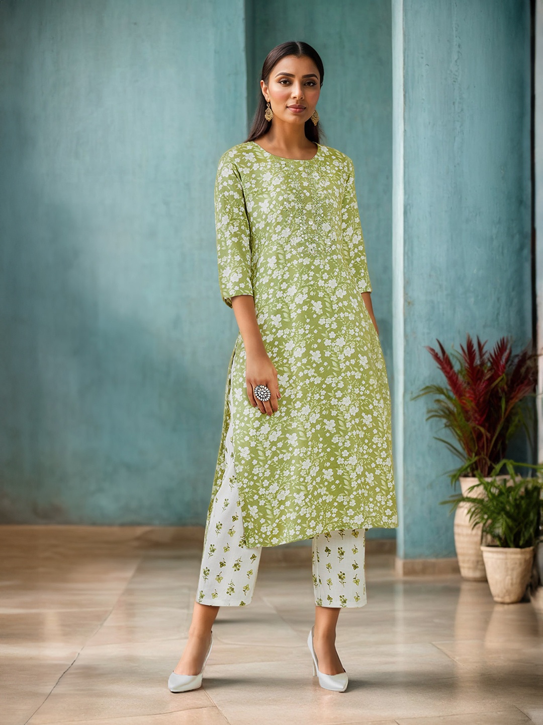 

Soch Floral Printed Straight Kurta with Trousers, Green