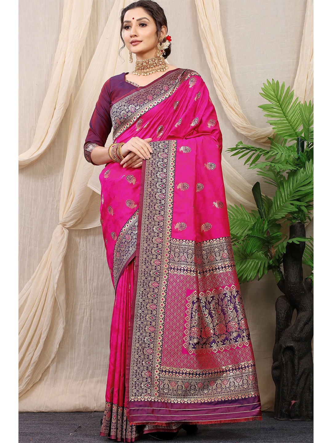 

Anaita Floral Motif Woven Design Zari Pure Silk Banarasi Saree, Pink