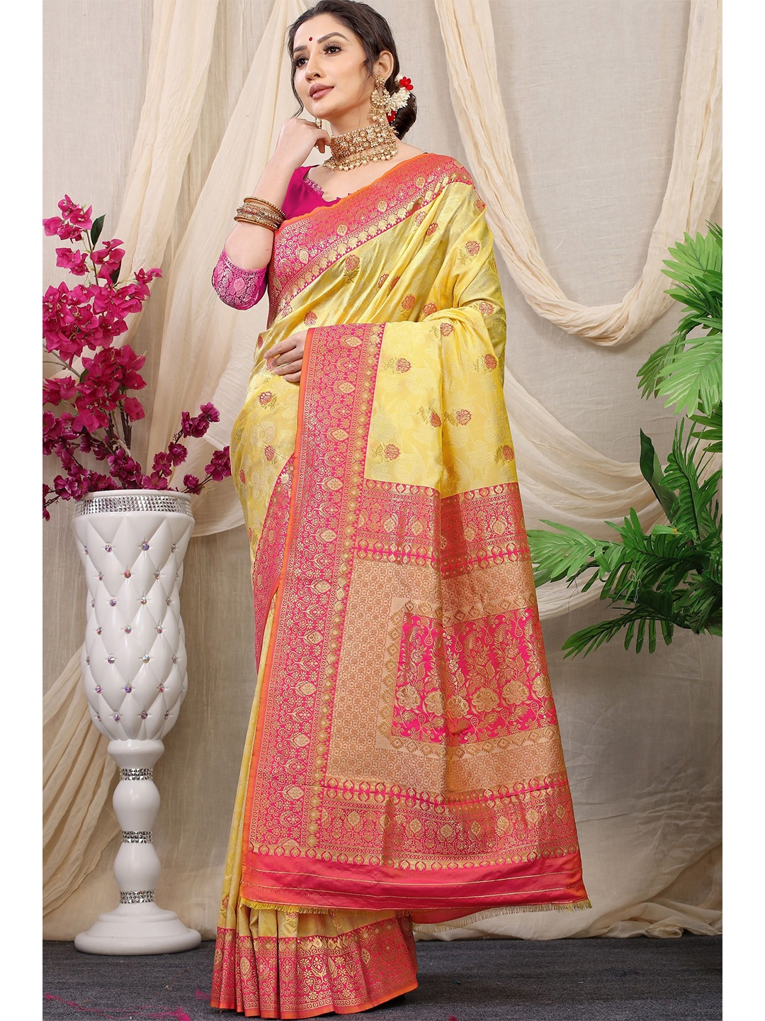 

Anaita Floral Motif Woven Design Zari Pure Silk Banarasi Saree, Yellow
