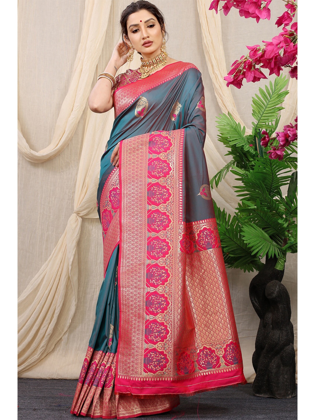 

Anaita Floral Woven Design Zari Pure Silk Banarasi Saree, Grey