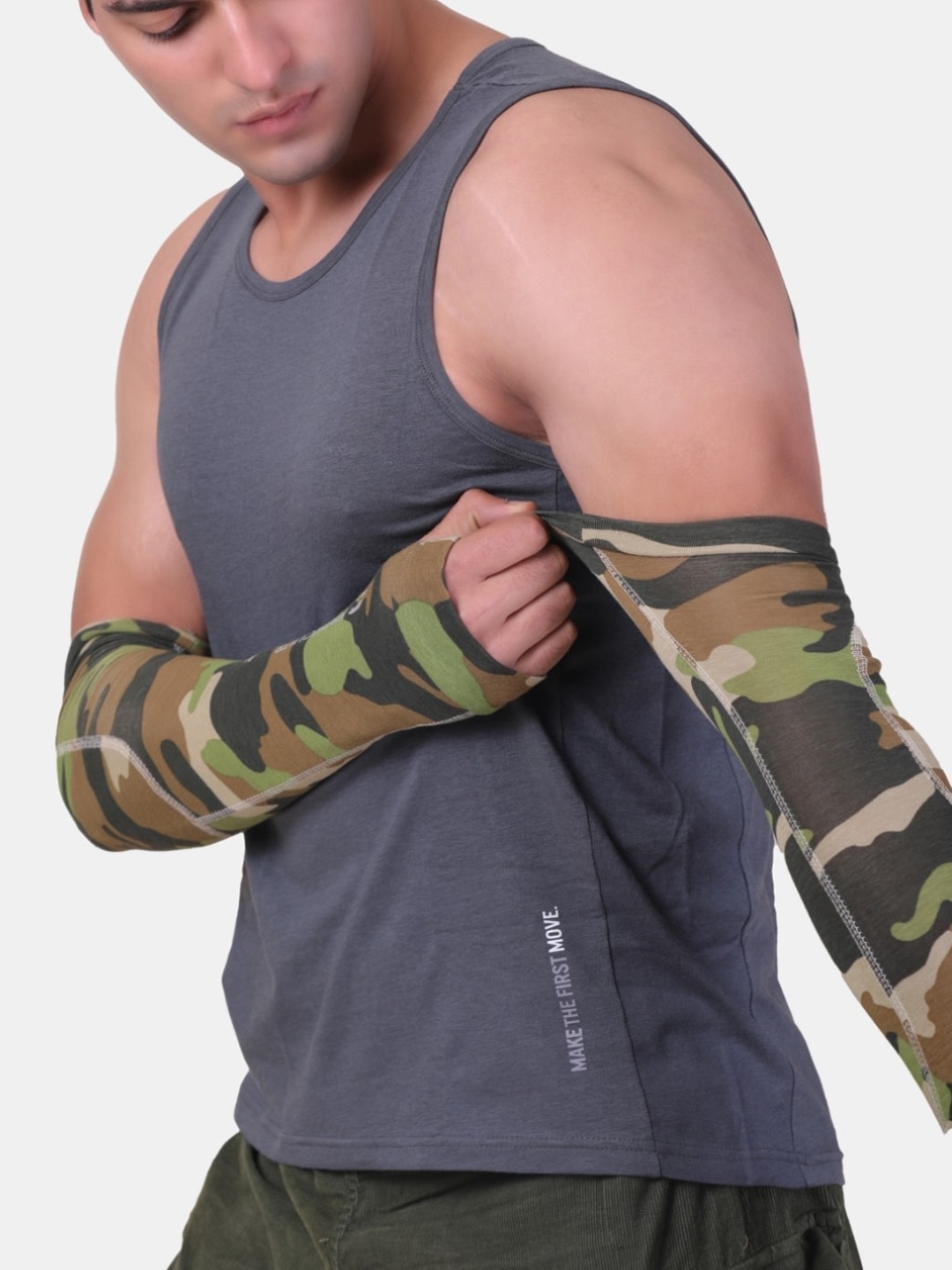 

FREECULTR Breathable Cotton Arm Sleeves With In Built Glove, Green