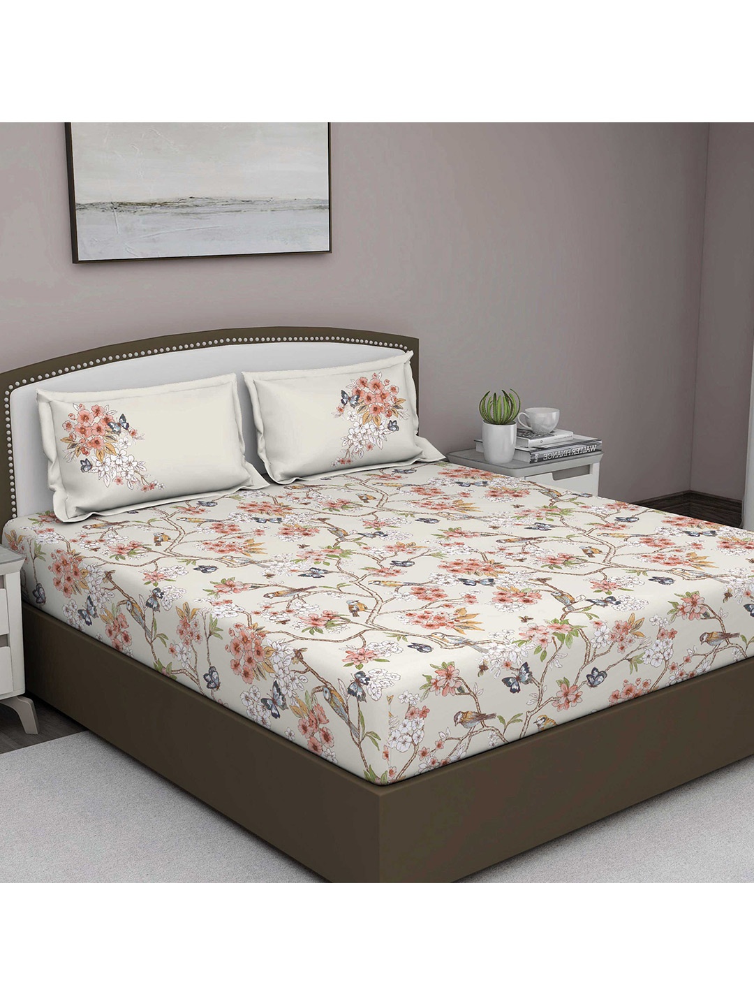 

GM Beige & Peach & Beige Floral 180 TC King Bedsheet with 2 Pillow Covers