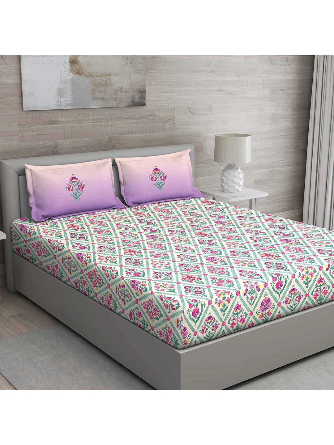 

GM Purple & Green Floral 144 TC King Bedsheet with 2 Pillow Covers