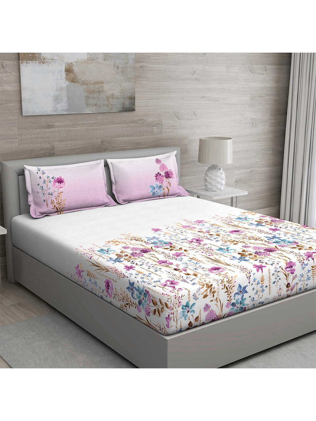 

GM Purple & White Floral 150 TC King Bedsheet with 2 Pillow Covers