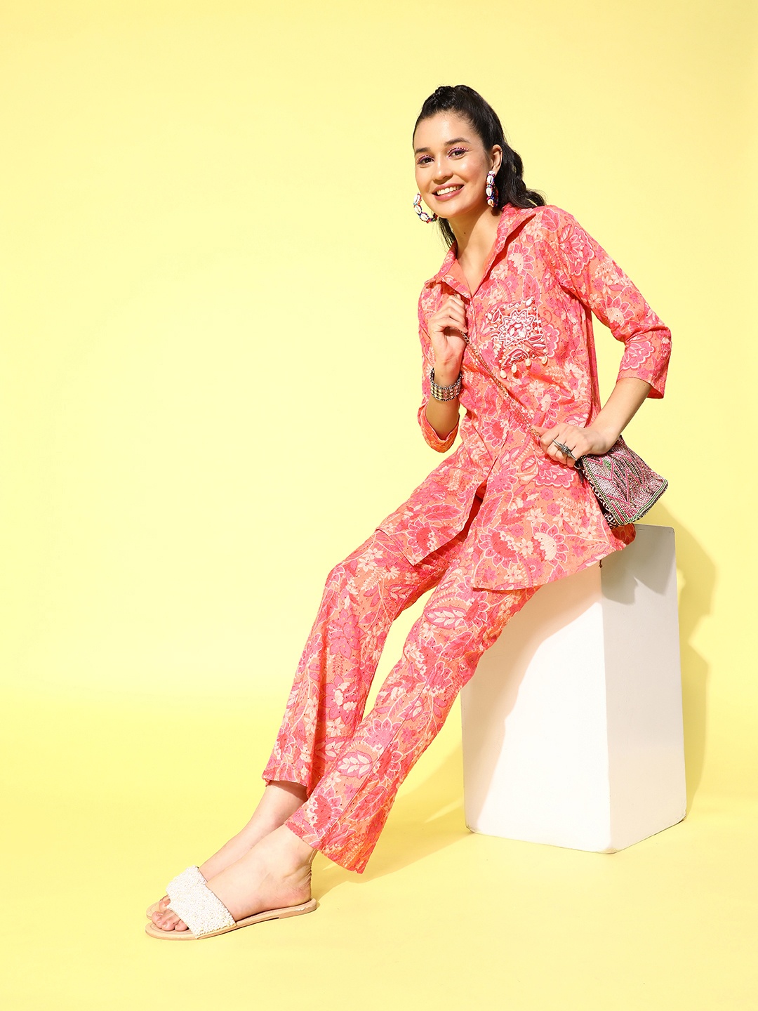 

ZOLA Floral Printed Regular Beads & Stones Pure Cotton Kurti With Trousers, Peach