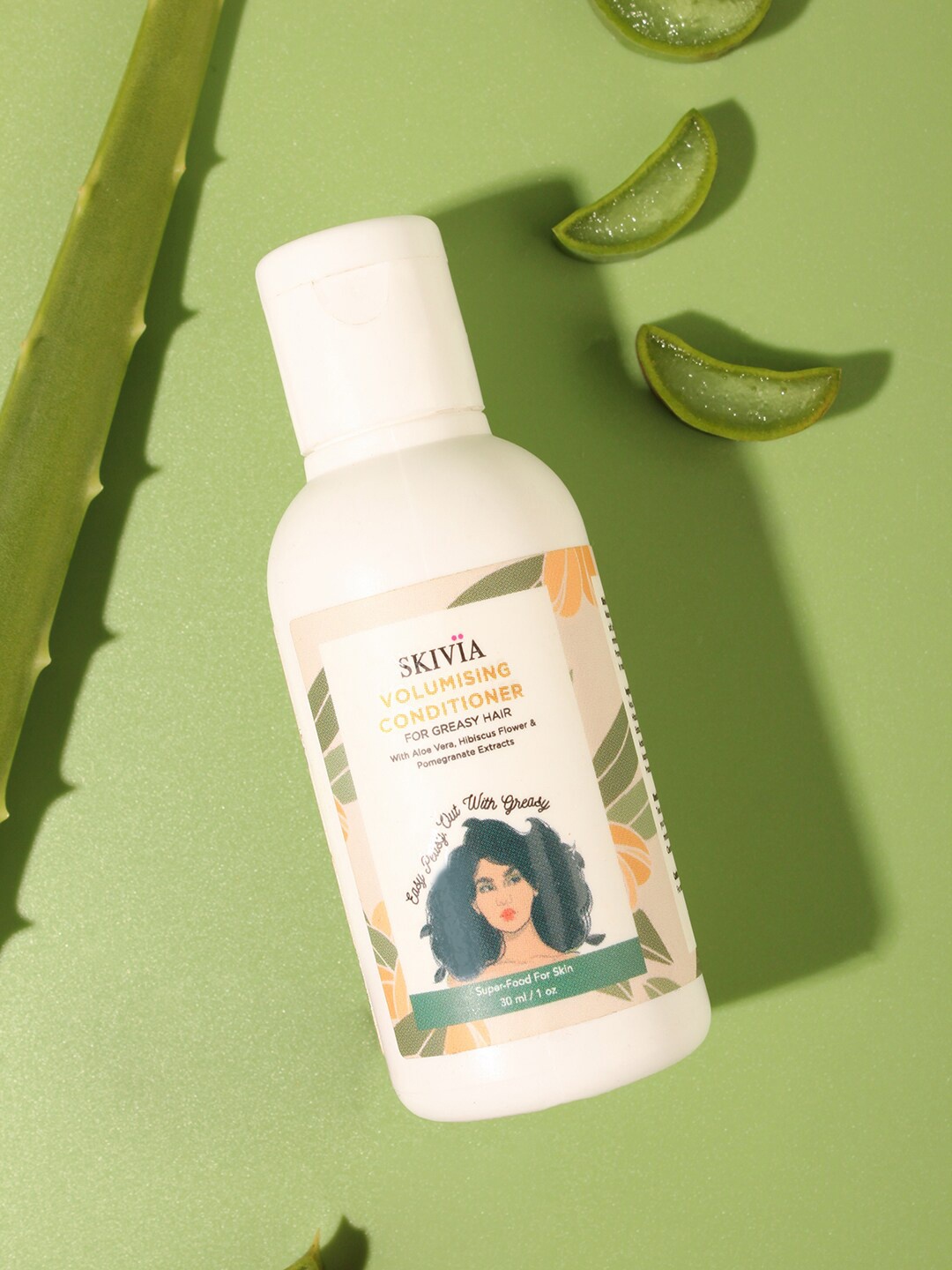 

SKIVIA Volumizing Mini Conditioner With Vitamin E & Aloe Vera 30 ml, Transparent