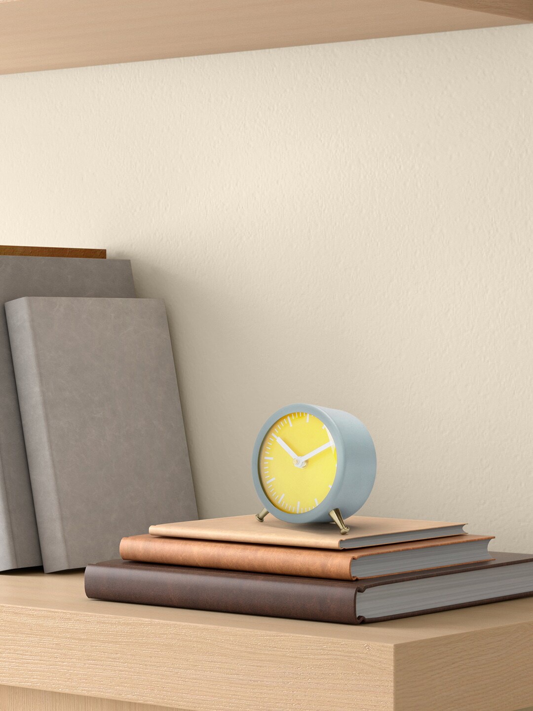

Living scapes by Pantaloons Yellow & Grey Analogue Contemporary Table Clock