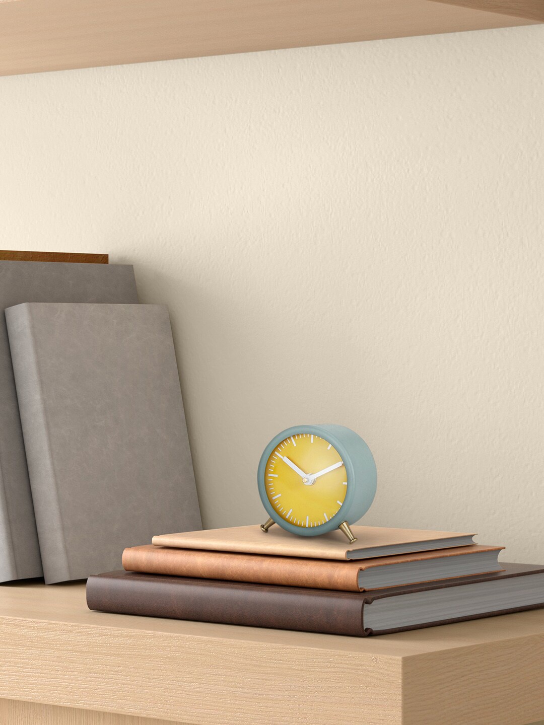 

Living scapes by Pantaloons Green & Yellow Analogue Contemporary Table Clock