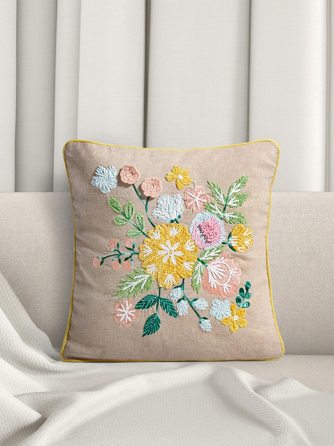 

Living scapes by Pantaloons Beige & White Floral Square Cushion Cover