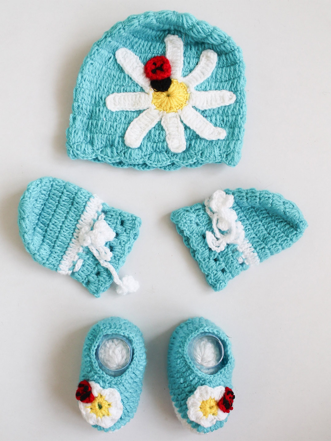 

Woonie Infant Crochet Flower Detailed Cap With Coordinating Booties, Blue