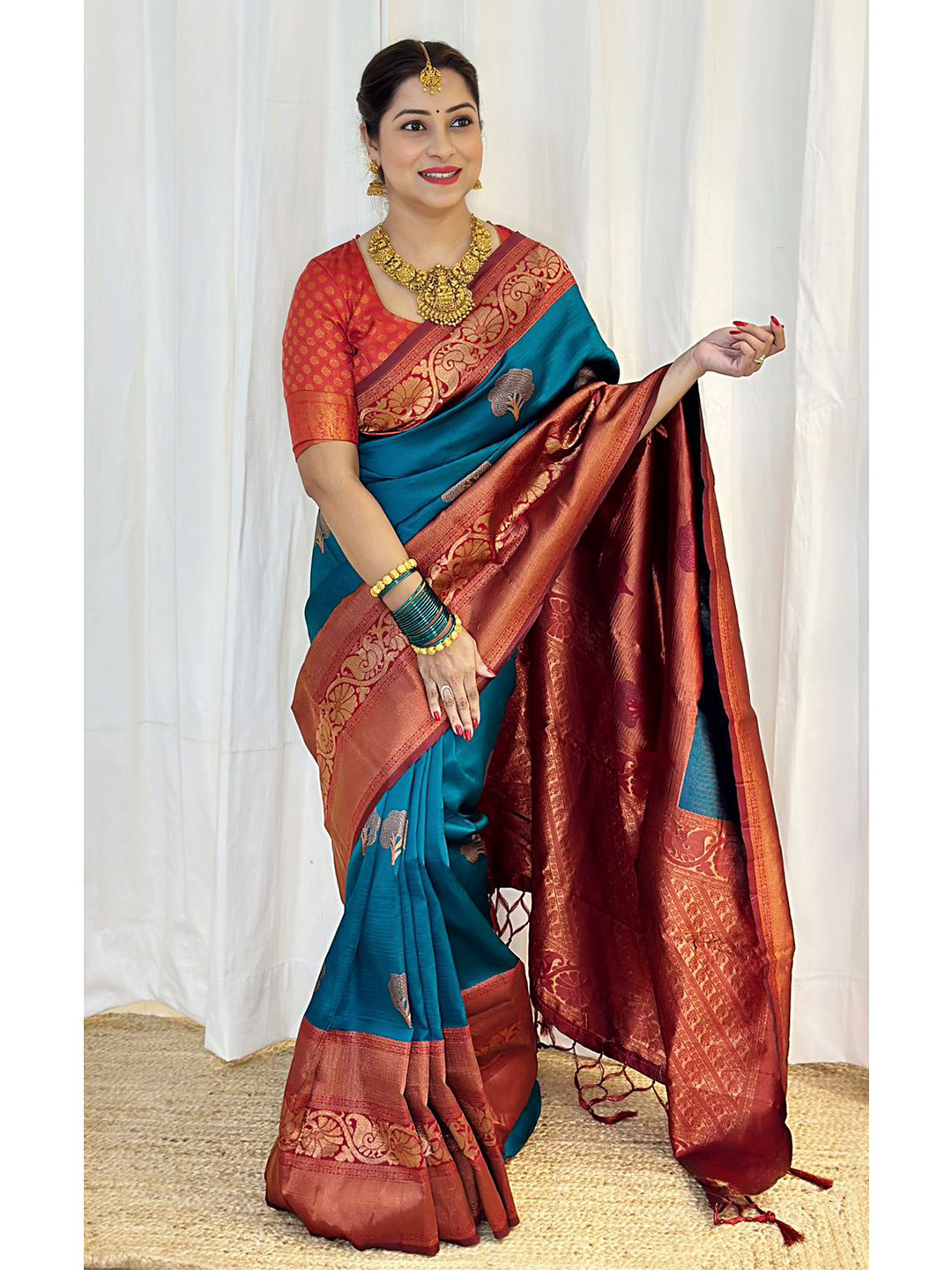 

TIEXA Teal & Red Woven Design Zari Pure Silk Banarasi Saree