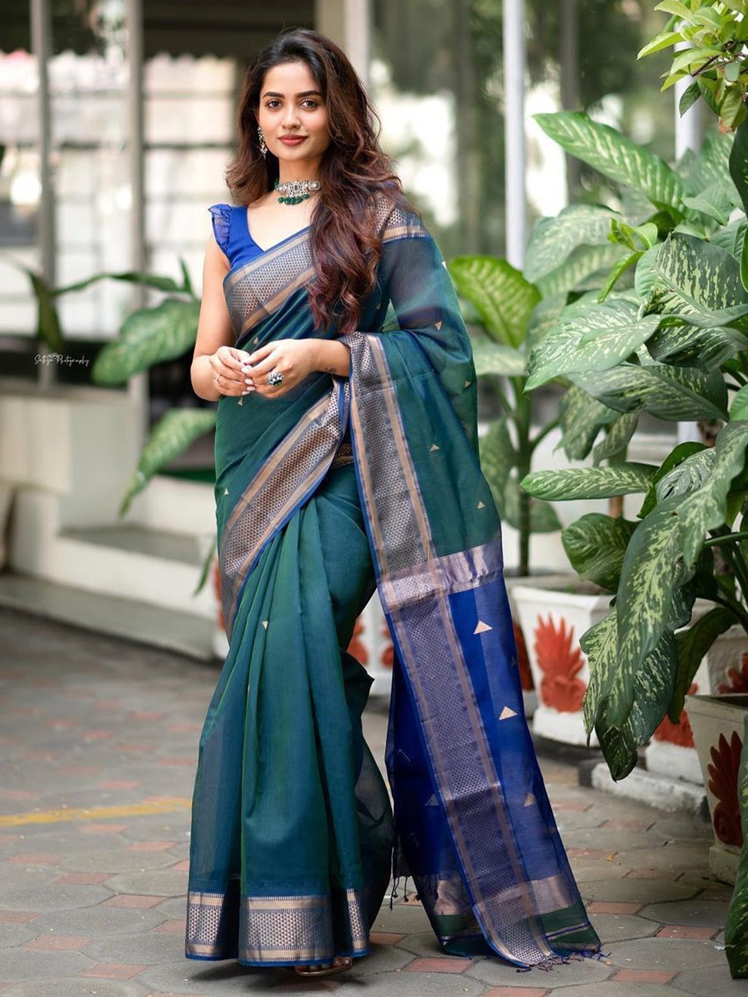 

TIEXA Geometric Woven Design Zari Pure Silk Banarasi Saree, Green