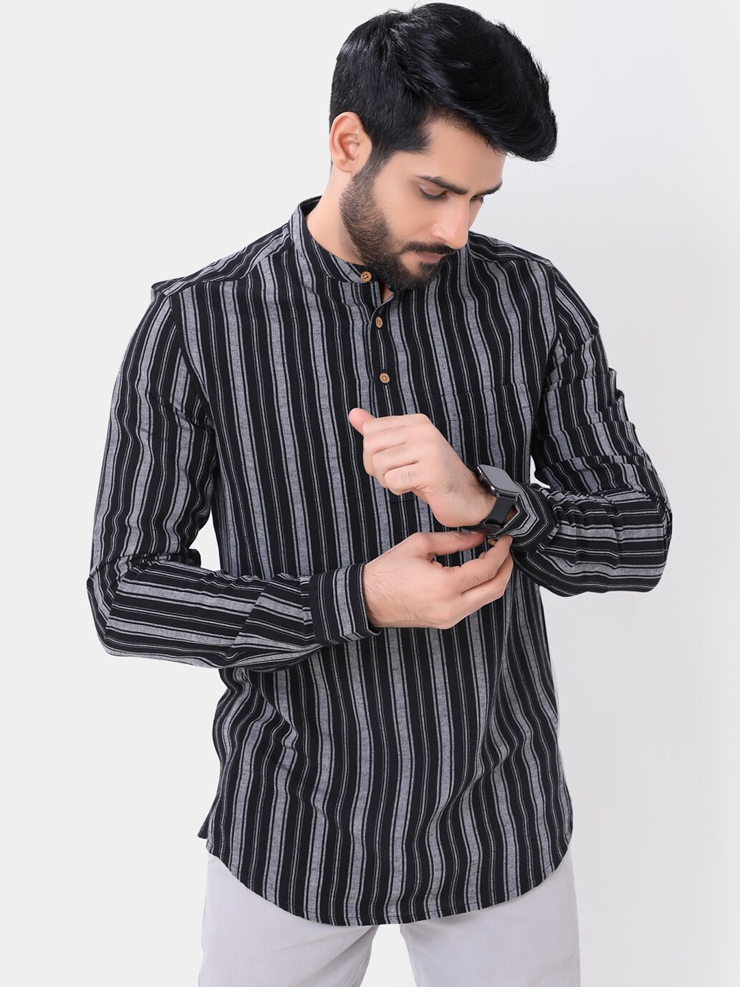 

VASTRADO Striped Mandarin Collar Pure Cotton Kurta, Black