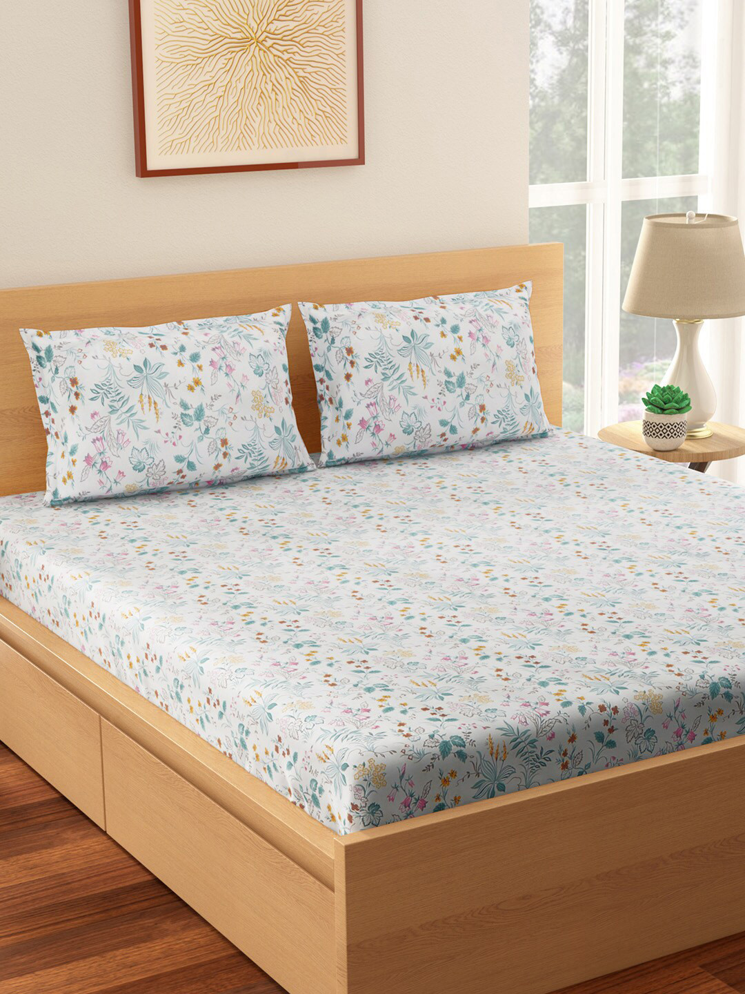 

Living scapes by Pantaloons Blue & White Floral 144 TC King Bedsheet With 2 Pillow Covers