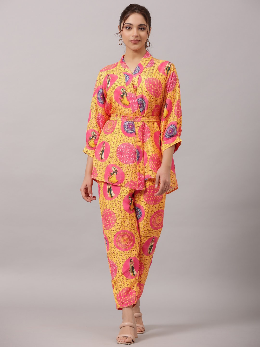 

Amchoor Ethnic Motifs Printed Tunic With Trousers, Yellow
