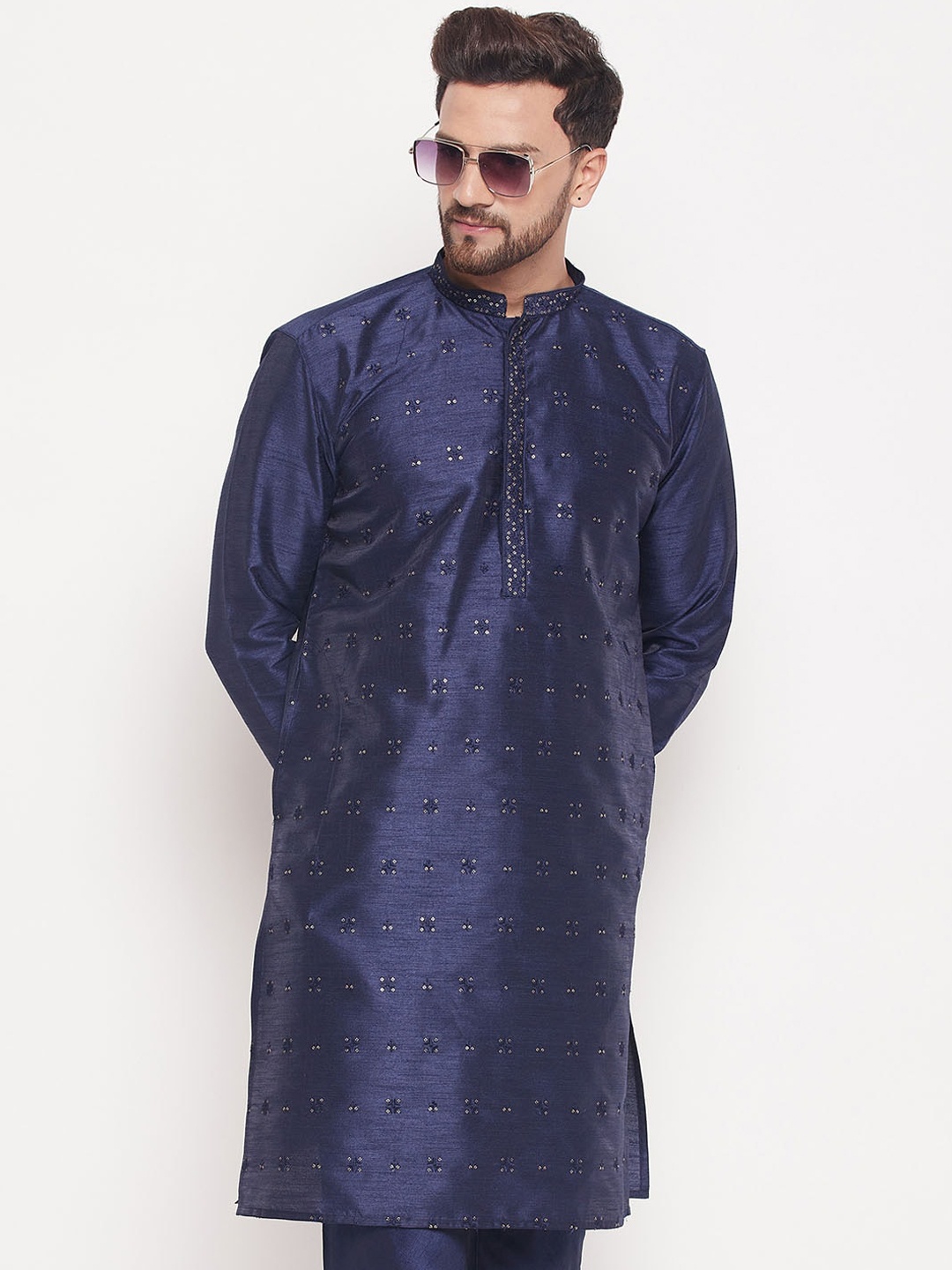 

VASTRAMAY Ethnic Motifs Embroidered Mandarin Collar Sequined Kurta, Navy blue