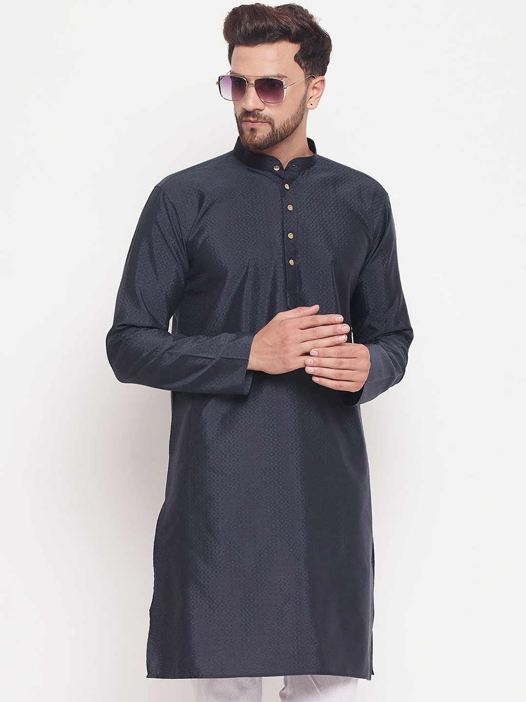 

VASTRAMAY Woven Design Mandarin Collar Jacquard Kurta, Navy blue