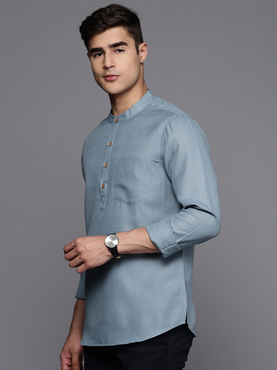 

Inddus Solid Linen Blend Kurta, Blue