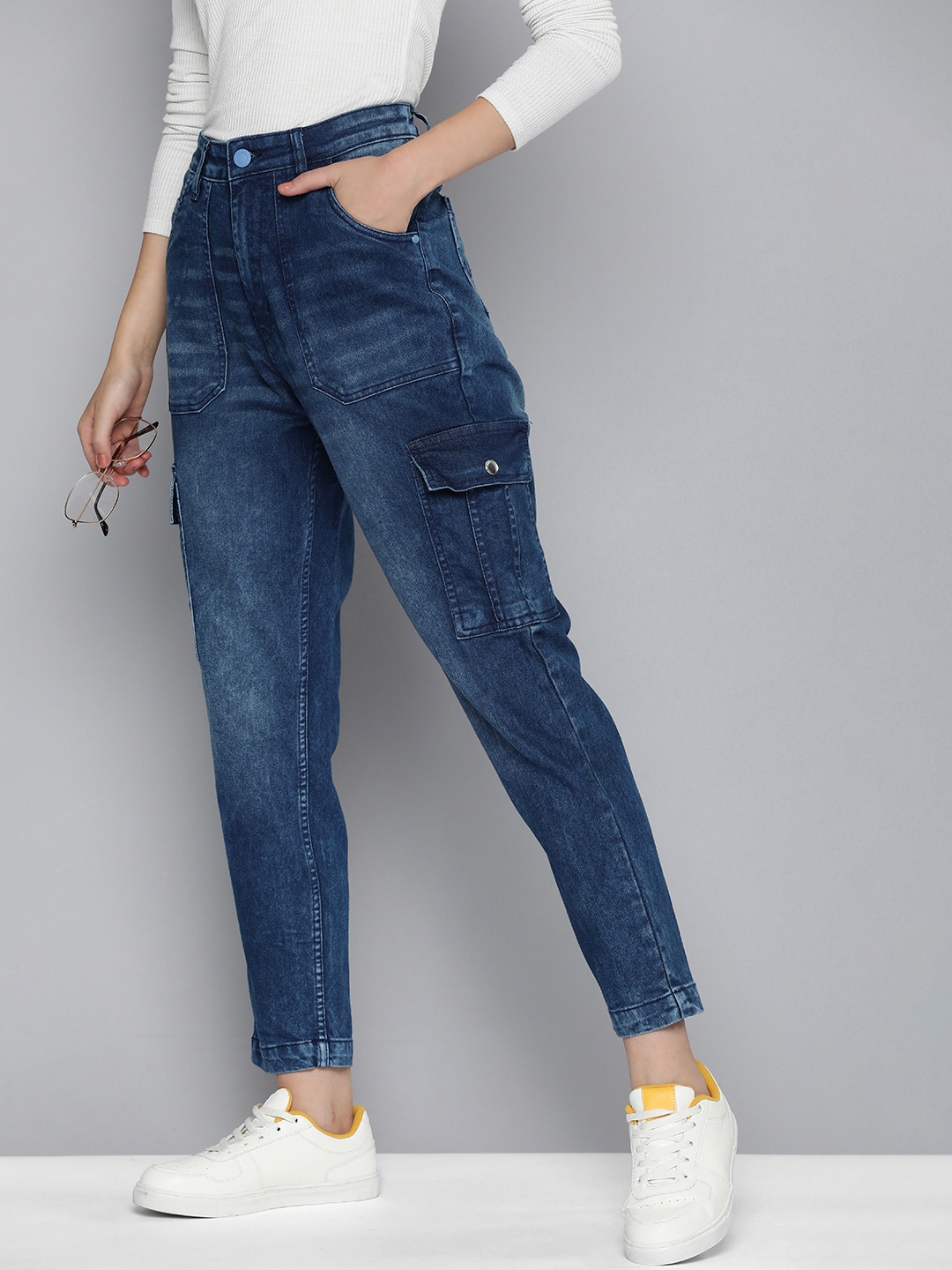 

Mast & Harbour Women Boyfriend Fit Mid-Rise Light Fade Stretchable Cargo Style Jeans, Blue