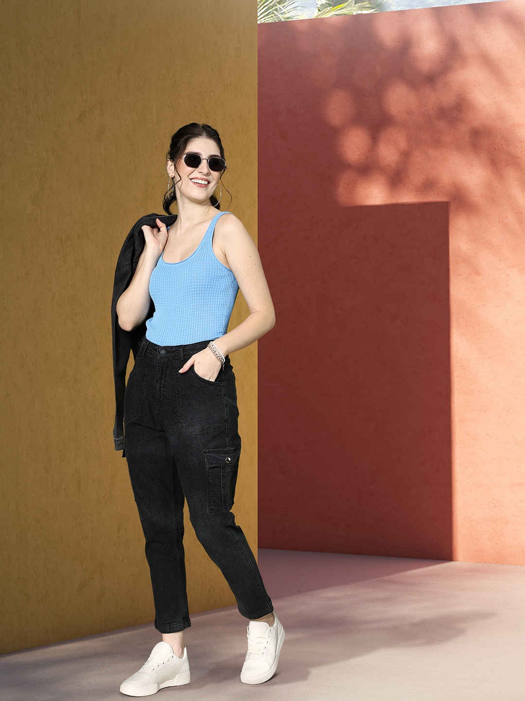

Mast & Harbour Women Boyfriend Fit Light Fade Stretchable Jeans, Black
