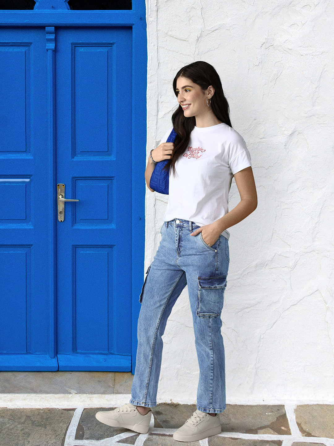 

Mast & Harbour Women Straight Fit Mid-Rise Heavy Fade Stretchable Cargo-Style Jeans, Blue