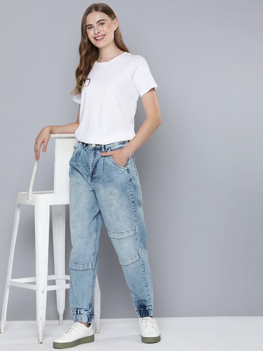 

Mast & Harbour Women Jogger Fit Heavy Fade Acid Wash Stretchable Jeans, Blue