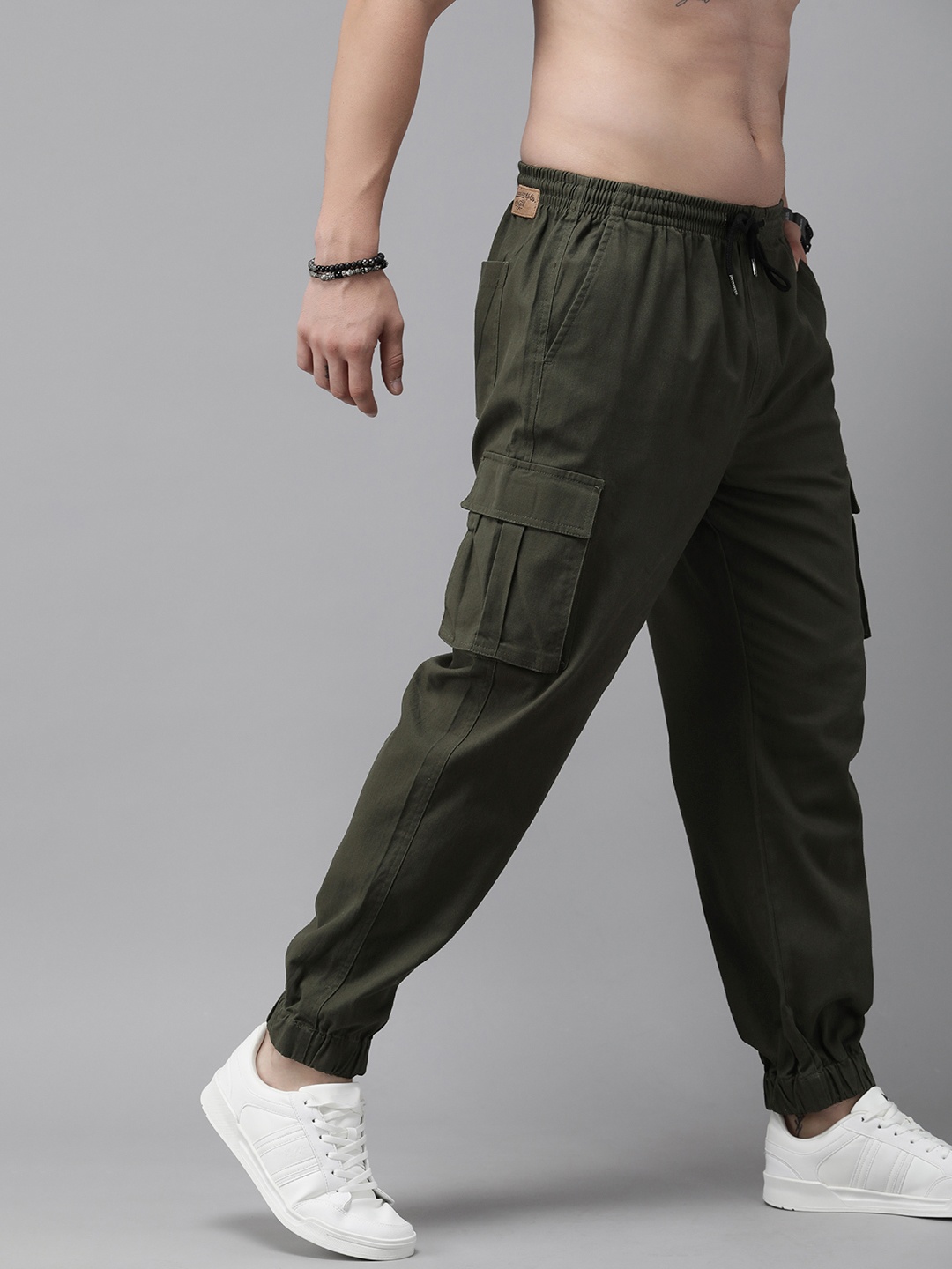 

The Roadster Life Co. Men Solid Mid-Rise Cargo Joggers, Green