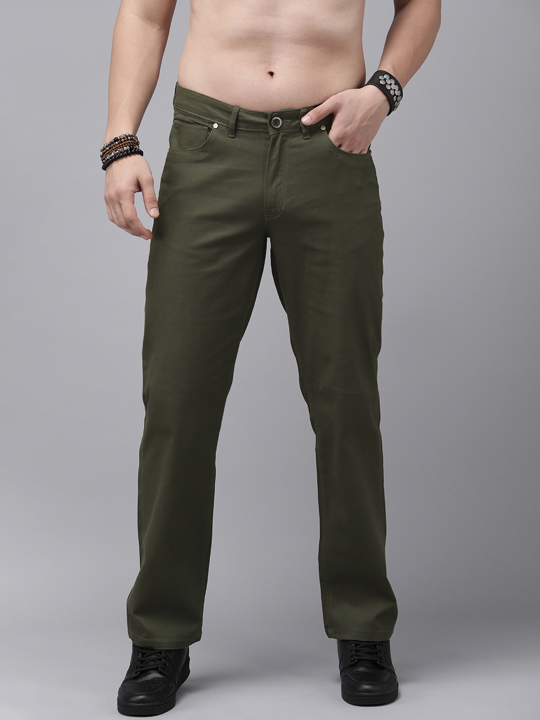 

The Roadster Life Co. Men Solid Mid-Rise Chinos Trousers, Olive