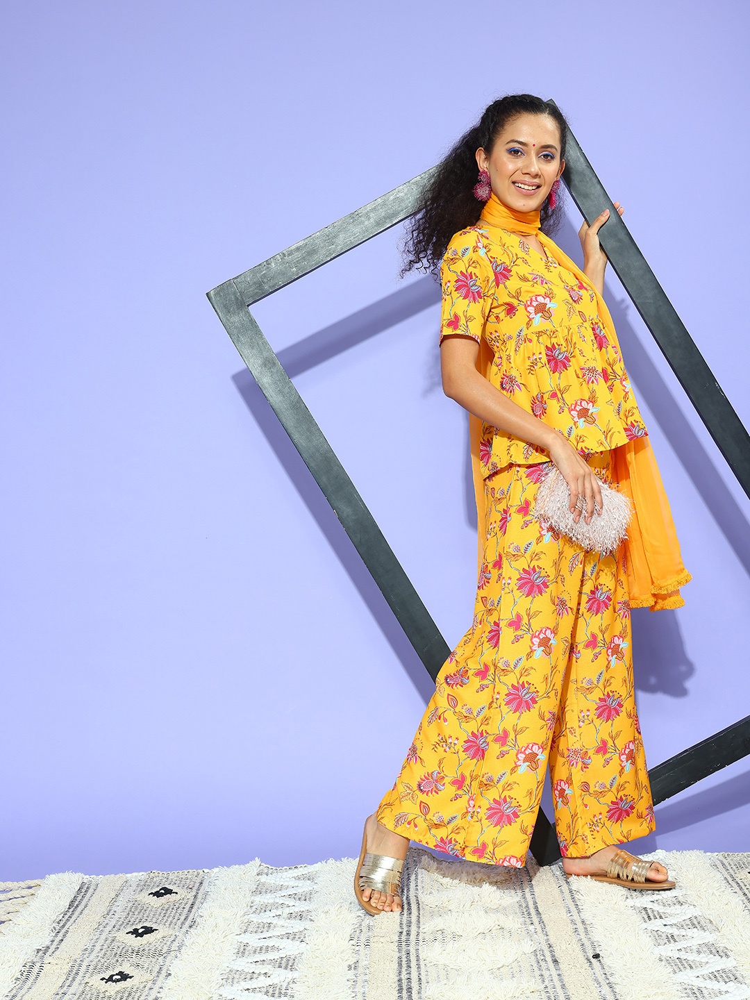 

Moda Rapido Floral Printed Naazo Se Pali Back detail Ethnic Co-Ords, Yellow