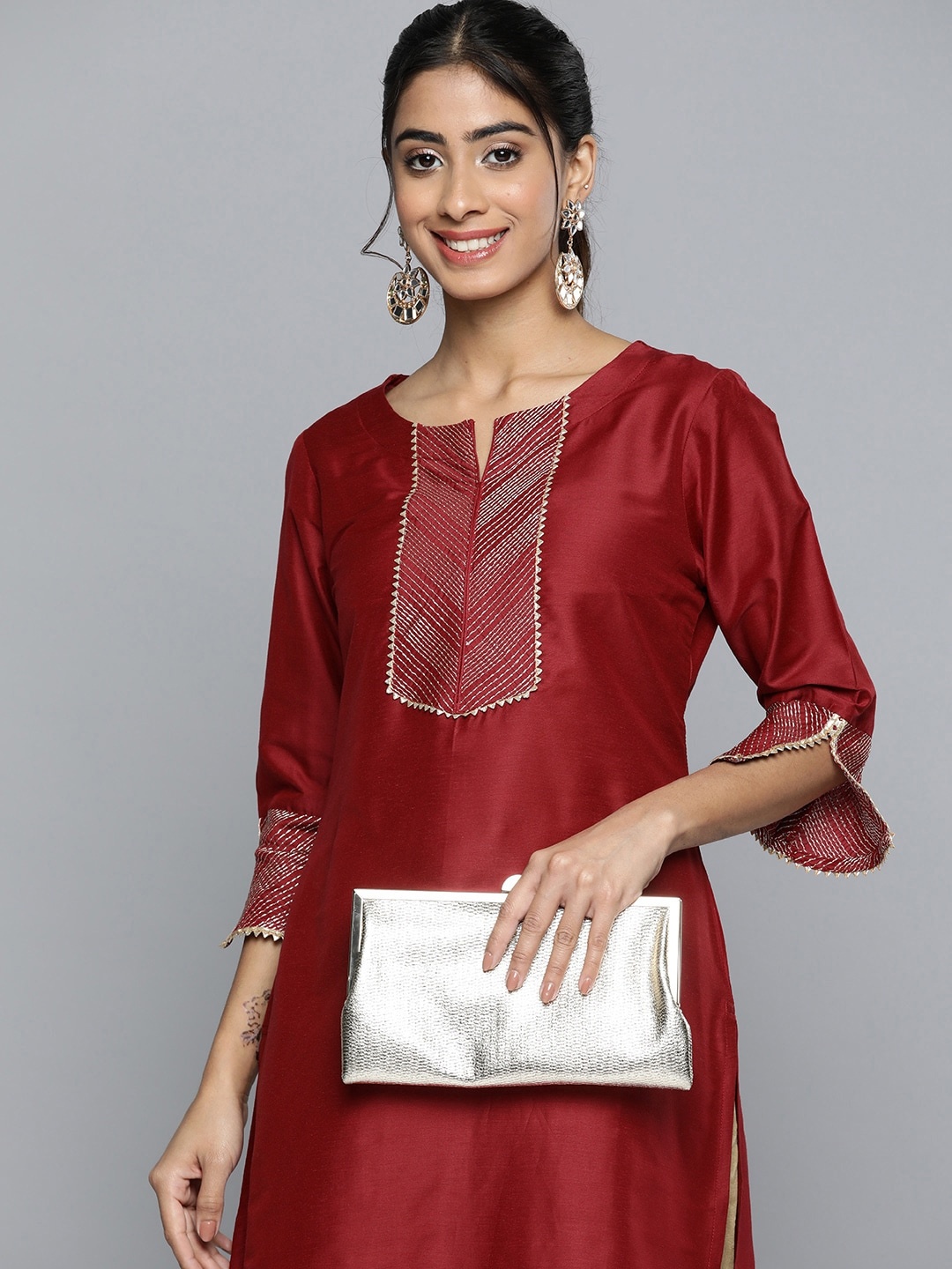 

HERE&NOW Women Yoke Design Gotta Patti Straight Kurta, Red