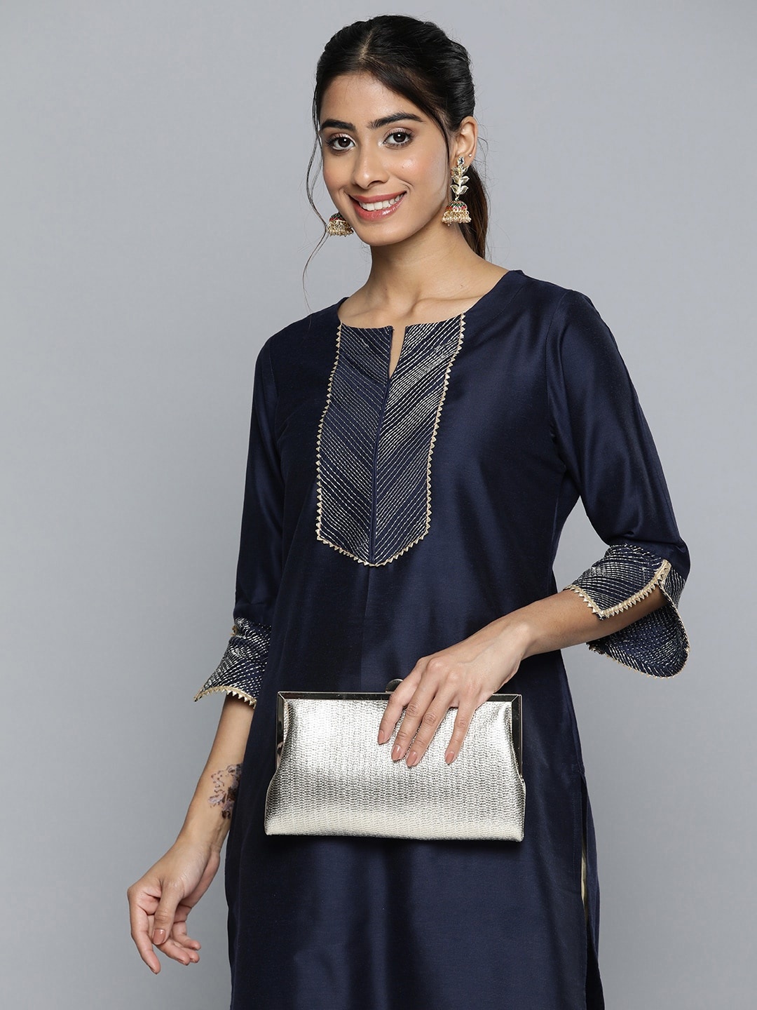 

HERE&NOW Women Yoke Design Gotta Patti Straight Kurta, Navy blue