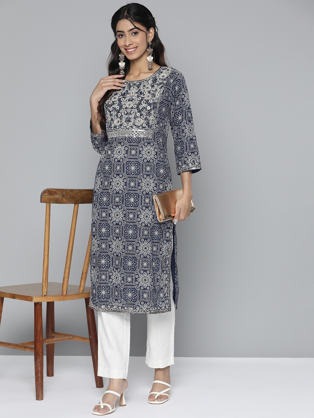

HERE&NOW Women Ethnic Motifs Printed Sequined Straight Kurta, Navy blue